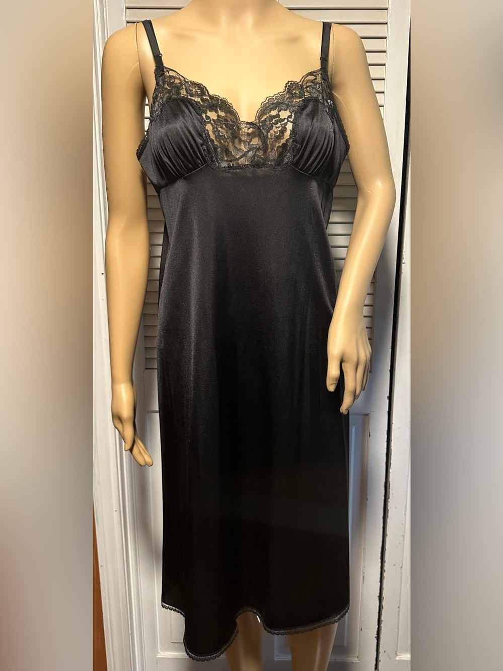 Vassarette Classic Black Satin Full Slip with Lace 36